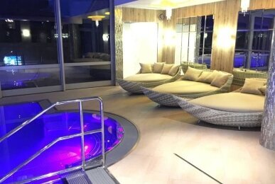 Cabrio-Hallenbad, Quelle: Wellness-und Landhotel Prinz- Romantik & Wellness