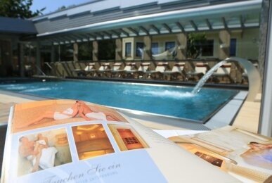 Cabrio-Hallenbad, Quelle: Wellness-und Landhotel Prinz- Romantik & Wellness