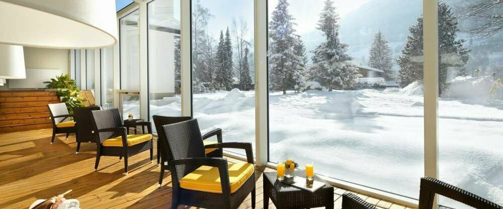Europäischer Hof Bad Gastein - Blick in den Schnee vom Wintergarten
