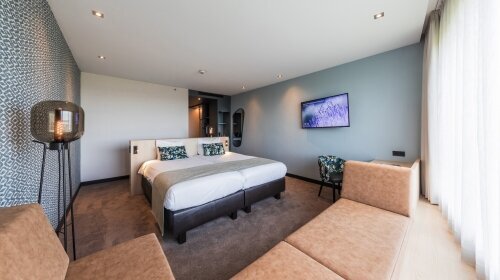 Die Hotelzimmer im Airport Hotel Düsseldorf sind modern und mit allem Luxus ausgestattet. Perfekt für Ihren Besuch in Düsseldorf.

Die Comfort Zimmer haben alles, was Sie während Ihres Aufenthaltes benötigen. Das besonders geräumige und luxuriöse Bad ve