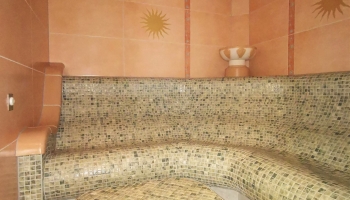 Genießen Sie ein Dampfbad in unserem privaten Wellnessbereich