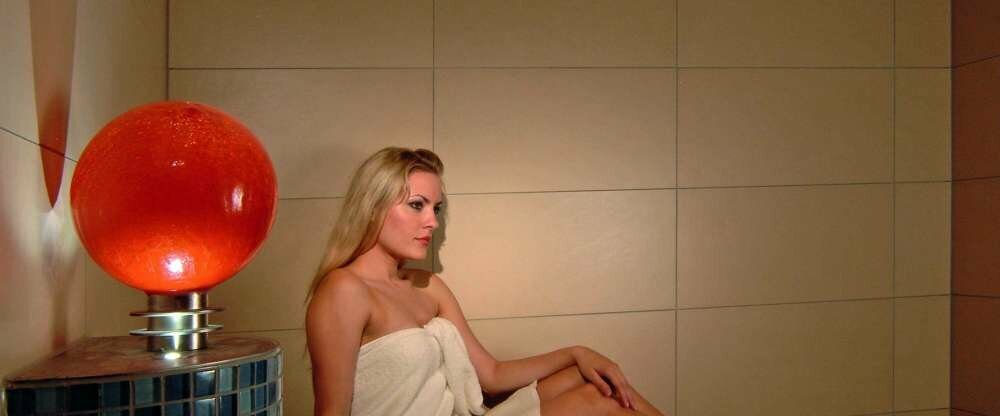 Dampfbad im Wellnessbereich