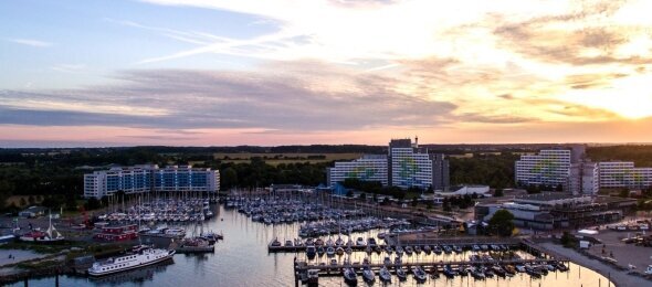 Dampland Urlaub Resort - Hotel-Außenansicht, Quelle: Damp Ostsee Resort & Ferienpark