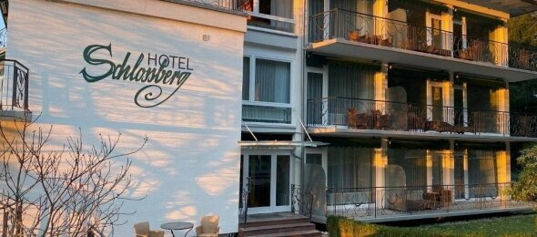 Das Schlossberg - Hotel im Park - Hotel-Außenansicht, Quelle: Das Schlossberg - Hotel im Park