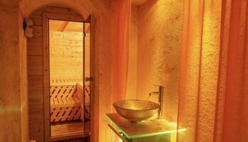 Den Private Spa Bereich nutzen Sie wie auch die gesamte restliche Suite selbstverständlich nur zu zweit, ohne weitere Gäste