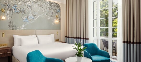 Deluxe-Doppelzimmer mit Balkon oder Parkblick, Quelle: Harvey Spa Hotel