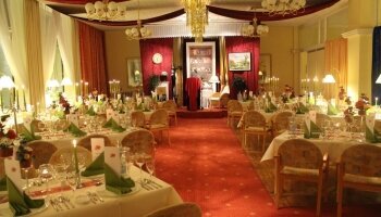 Dinershow "Klüschenberg-Wintertheater" mit 7-Gang-Menü und inklusive Menügetränken