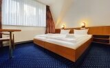 Die Standard-Zimmer befinden sich in der 2. Etage des Hotels. Sie sind ca. 18 qm groß.
