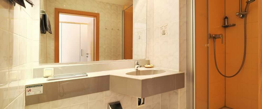 kleines aber feines Doppelzimmer mit Blick zum Wald