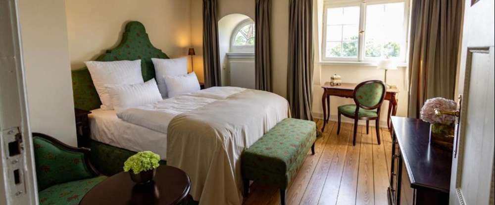 Doppelzimmer im Schloss für 2 Personen mit Standard Ausstattung.