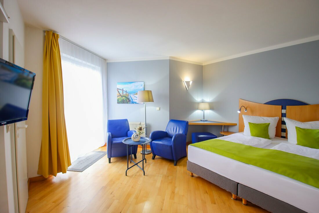 Kleine Insel-Auszeit – 3 Tage Kurzurlaub auf Rügen inkl. HP Premium – Inselhotel Kleiner Bodden  in Buschvitz, Mecklenburg-Vorpommern inkl. Halbpension