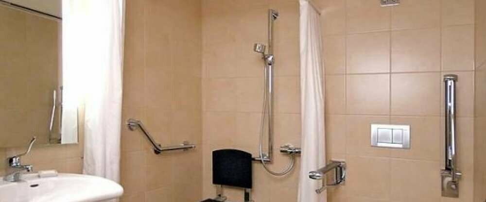 Doppelzimmer Behindertengerecht Bad