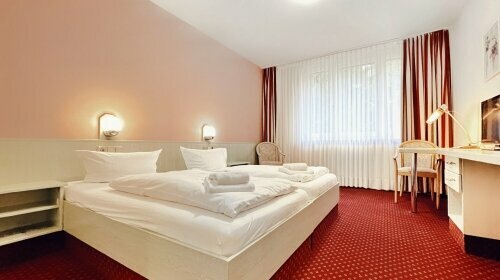 Die Standard-Zimmer befinden sich in der 2. Etage des Hotels. Sie sind ca. 18 qm groß.
