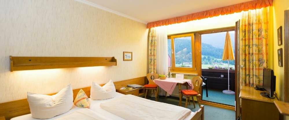 Doppelzimmer mit Balkon