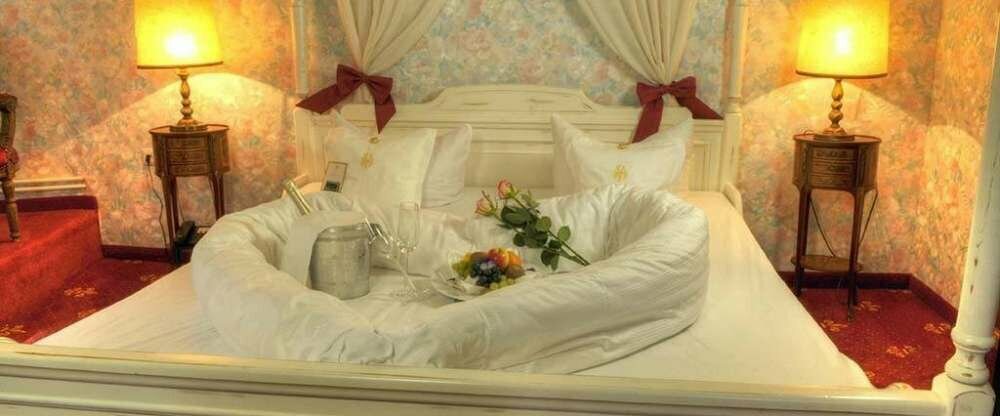 Doppelzimmer mit Himmelbett