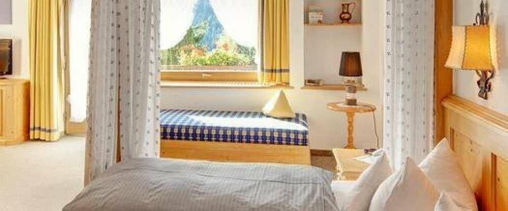 Doppelzimmer mit Himmelbett