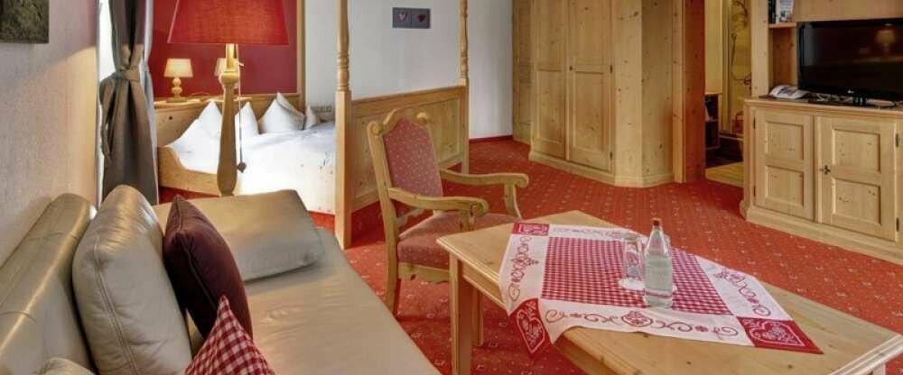 Doppelzimmer mit Himmelbett