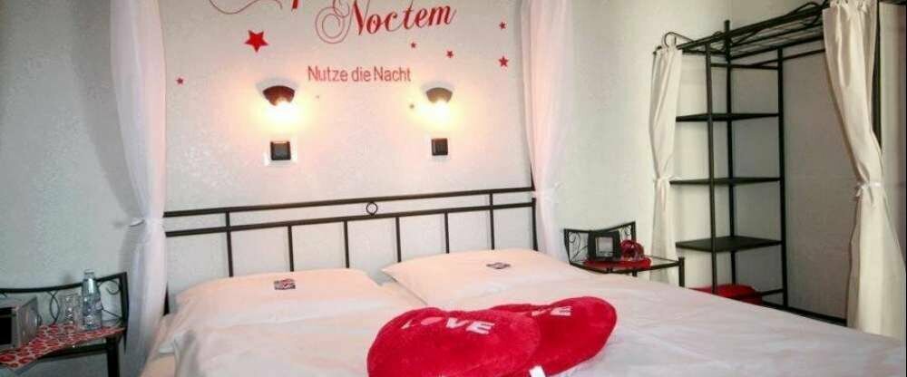 Doppelzimmer mit Himmelbett