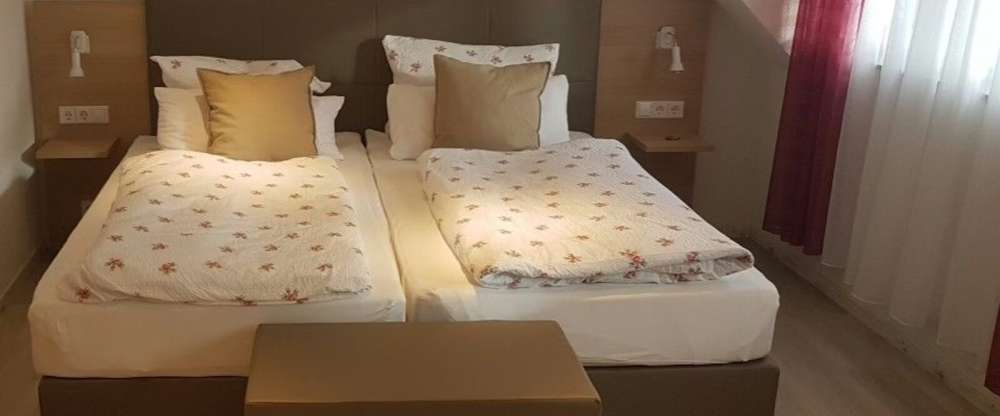 Doppelzimmer für 2 Personen mit Standard Ausstattung und Klimaanlage