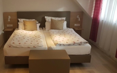 Doppelzimmer für 2 Personen mit Standard Ausstattung und Klimaanlage