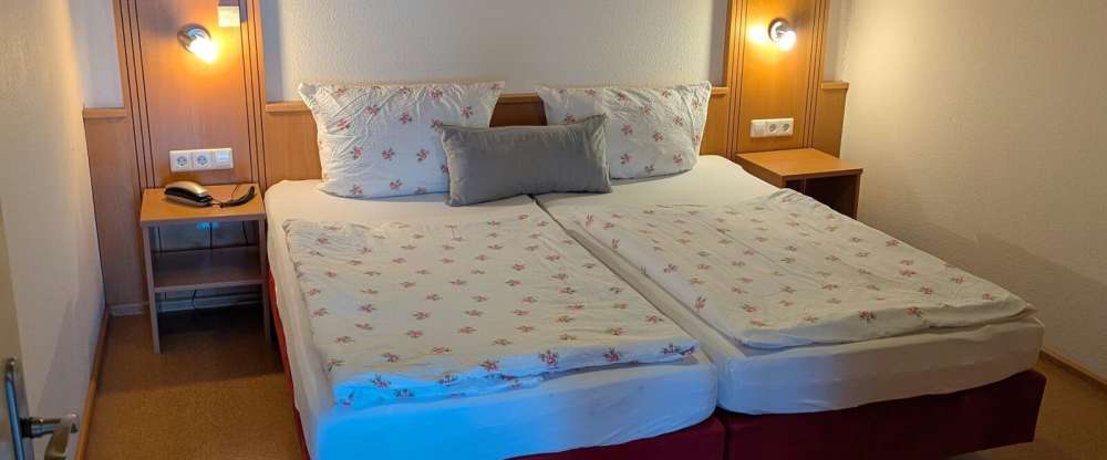 Doppelzimmer mit Küche für 2 Personen mit Standard Ausstattung und King Size Bett 