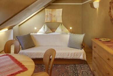 Doppelzimmer "Niklas-Ilmar" - Lehmbaudachzimmer , Quelle: Biolandhaus Arche