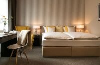 Alle Doppelzimmer classic sind Nichtraucherzimmer, verfügen über eine ruhige Lage und sind ausgestattet mit Dusche, Haartrockner, Highspeed W-LAN, Flatscreen mit Sat-TV, Schreibtisch, Radio sowie Direktwahl-Telefon. Alle Zimmer sind Nichtraucherzimmer. 