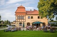Doppelzimmer für 2 Personen mit Standard Ausstattung in der Residenz. Das Doppelzimmer verfügt über ein eigenes Bad mit einer Dusche. Ein Flachbild-TV sorgt in diesem Doppelzimmer für Unterhaltung. In der Wohneinheit befindet sich 1 Bett.
