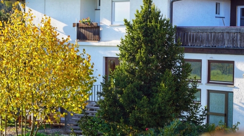 Doppelzimmer in unserem Sterngebäude mit Balkon und zwei Boxspringbetten.
inkl. Wlan und Smart-TV. 
Der Balkon hat eine schöne Aussicht auf unseren schönen Biergarten.