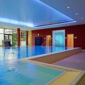 Wellnessbereich - Pool, Quelle: Dorint Hotel & Sportresort Arnsberg