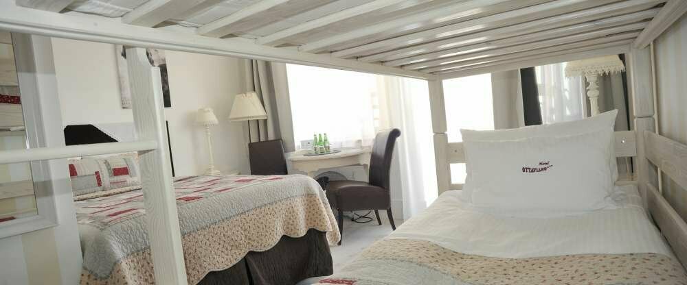 Zwei Varianten: Etagenbett und Einzelbett sowie Doppelbett und Einzelbett, auf Anfrage