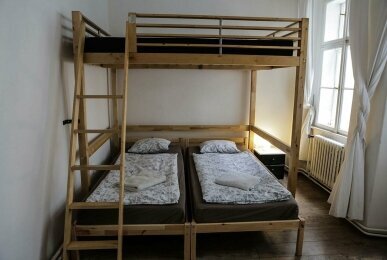 Dreibettzimmer mit Gemeinschaftsbad, Quelle: Charles Bridge Hostel and Apartments