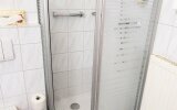 Dusche mit flachem Einstieg im Badezimmer Doppelzimmer Komfort! Instaliert Oktober 2017!