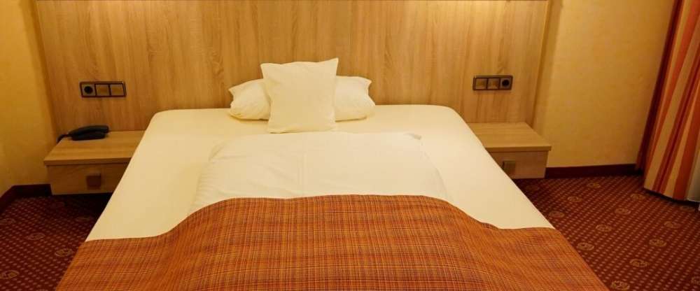 Die stilvoll eingerichteten Einzel-Zimmer im St. Martiner Castell verbinden modernen Komfort mit dem besonderen Charme der Pfalz. Warme Farben, hochwertige Materialien und liebevolle Details schaffen eine entspannte Wohlfühlatmosphäre.