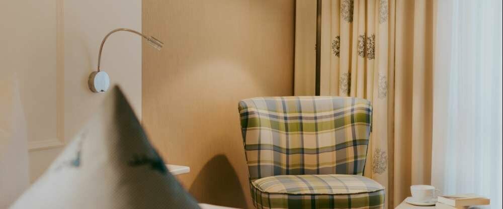 Gästezimmer mit Balkon