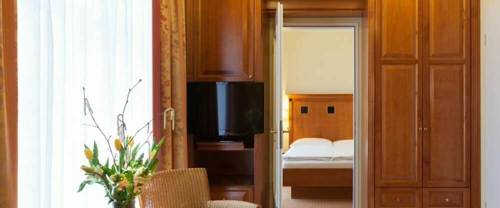 Einzelzimmer mit Balkon 