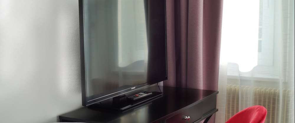 Einzelzimmer in unserem Sterngebäude mit Boxspringbett. inkl. Wlan und Smart-TV. Schattige und kühle Seite, sehr angenehm im Sommer.