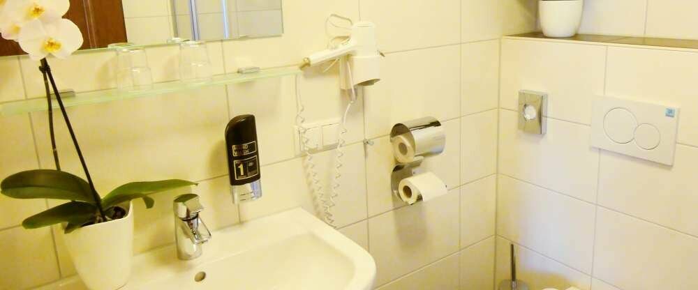 Einzelzimmer und Doppelzimmer sowie Dreibettzimmer Superior