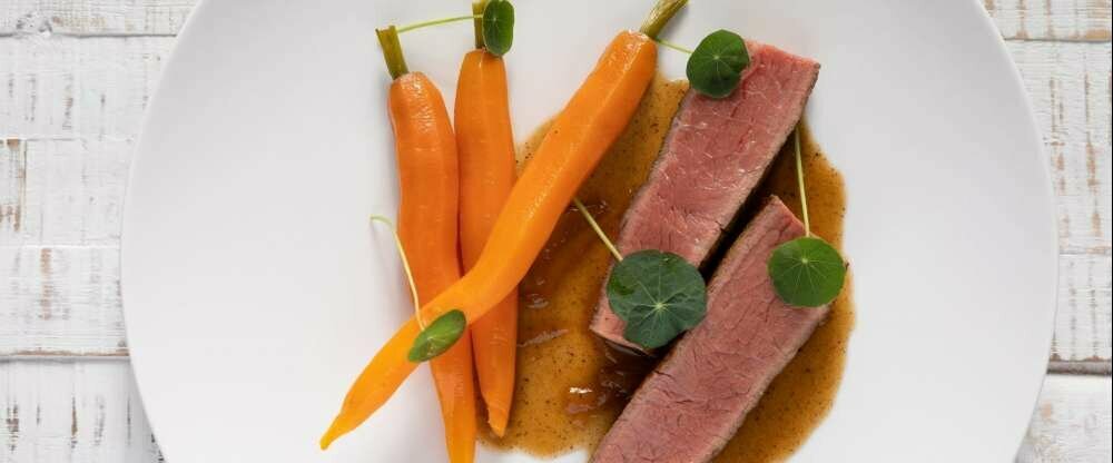 Essen mit frischen Kräutern aus dem Schlossgarten