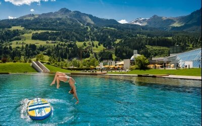 EUROPÄISCHER HOF Bad Gastein - Umgebung: Thermalwasserbadesee der Alpentherme, Sandra Lahnsteiner
