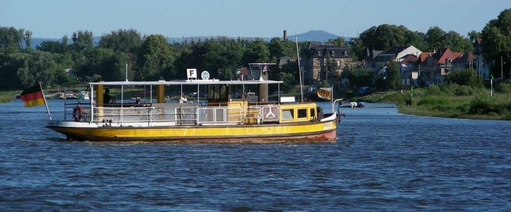 Fähreverbindung über die Elbe