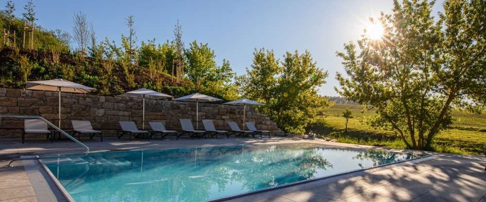 ganzjährig beheizter Wellness-Außenpool