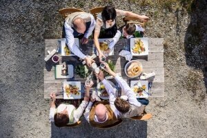 Familie Stemplinger bei gemeinsamen Essen
