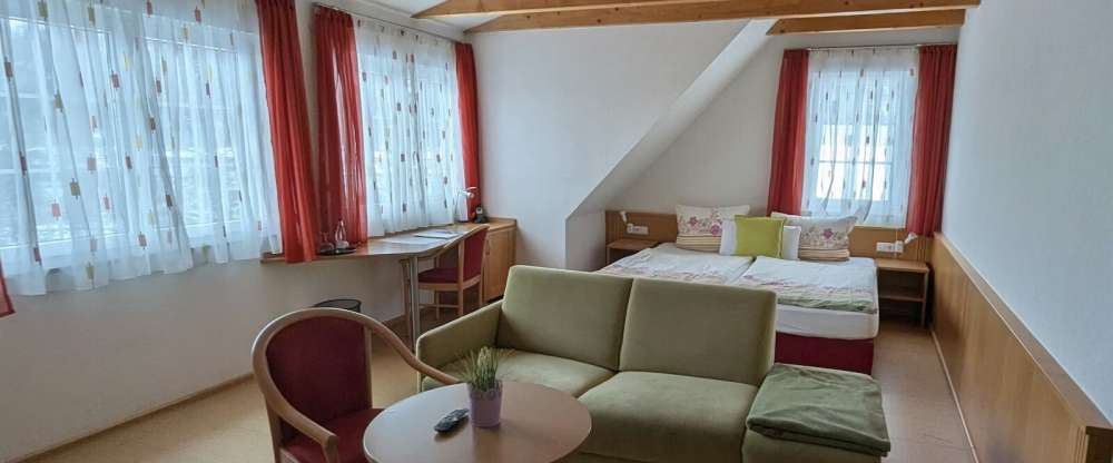 Familienzimmer mit Küche für bis zu 4 Personen mit Standard Ausstattung