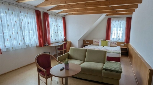 Familienzimmer mit Küche für bis zu 4 Personen mit Standard Ausstattung