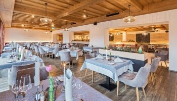 Unser Restaurant Manzana lädt Sie und Ihre Lieben zum verweilen und genießen ein.