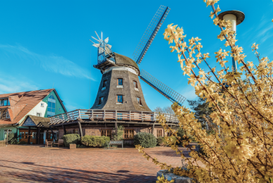 Ferien Hotel Lewitz Mühle - Hotel-Außenansicht, Quelle: Landhotel Lewitz Mühle