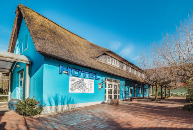 Ferien Hotel Lewitz Mühle - Hotel-Außenansicht, Quelle: Landhotel Lewitz Mühle