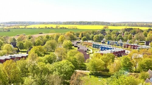 In unserem großen Ferienhauspark Asgard direkt in unserem Resort habt ihr die Wahl zwischen Blockhäusern, Nurdachhäusern und Premiumhäusern. 