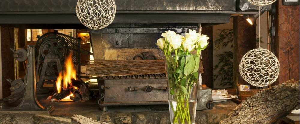Feuer im Kaminrestaurant